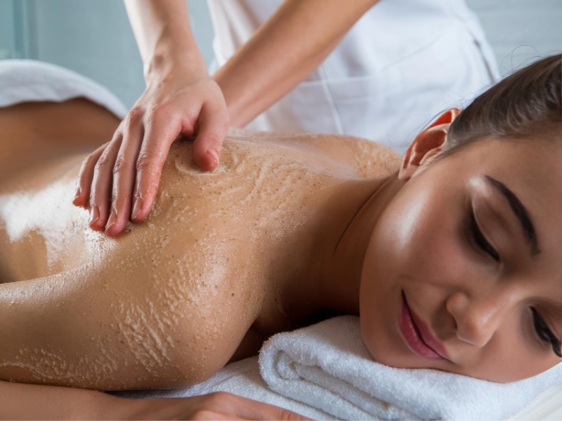 45Mn Madinina Gommage dos + Massage  